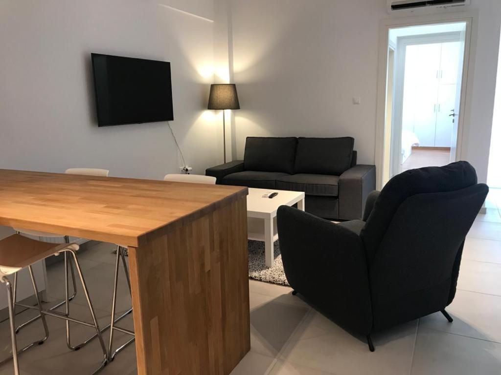 Apartment For 4 Ppl In N. Smirni *